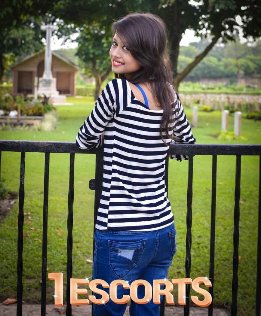 Garima Tiwari -9