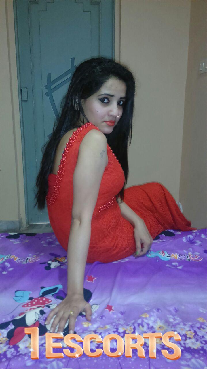 Silky Shah -6