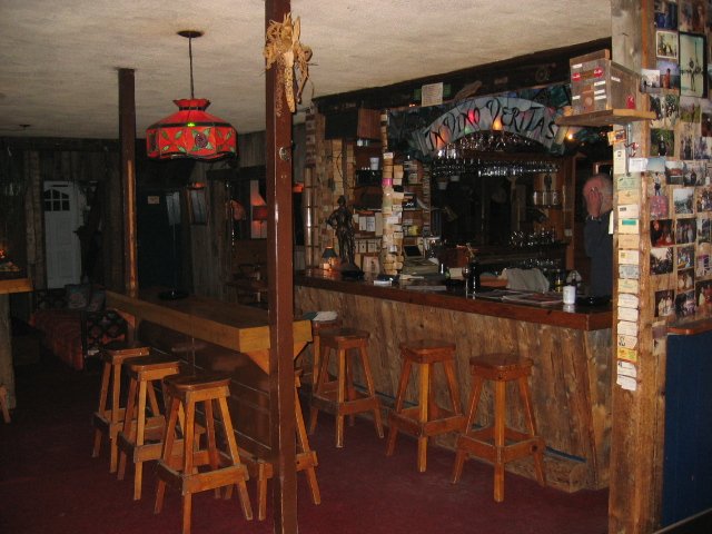 Auberge Glen Sutton Bar