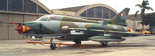 Sukhoi Su-22M Fitter J peruano con su esquema tctico mimtico apto para camuflarse en la selva.