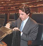 Aznar, momentos antes del pleno extraordinario del Congreso. ( RICARDO GUTIRREZ )