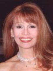 BARBARA LUNA played LEEANN DE LA VEGA´s sister-in-law, <b>CARMEN ESPERANZA</b>, ... - luna