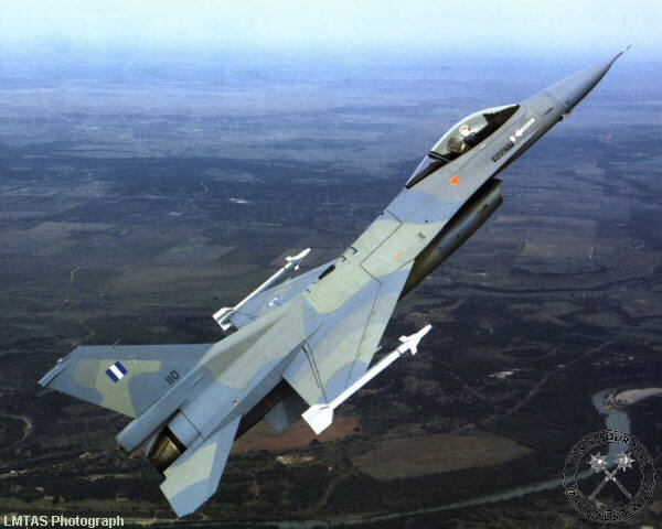 A Hellenic F-16C showing off its colours