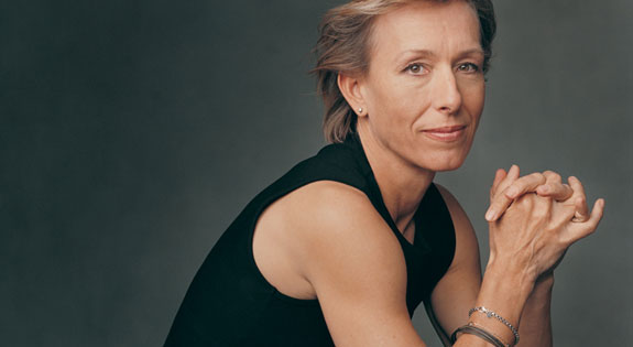 Desert� de la opresi�n comunista en su pa�s natal para luego conquistar todos los torneos posibles del tenis profesional. En esta biograf�a, Martina Navratilova cuenta c�mo gan� todos los sets que se propuso, tanto en la cancha como fuera de ella 