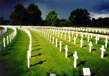 ���x�H�X����
Inside the American Military Cemetery
