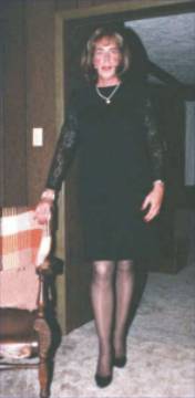 Julie899d.jpg (7245 bytes)