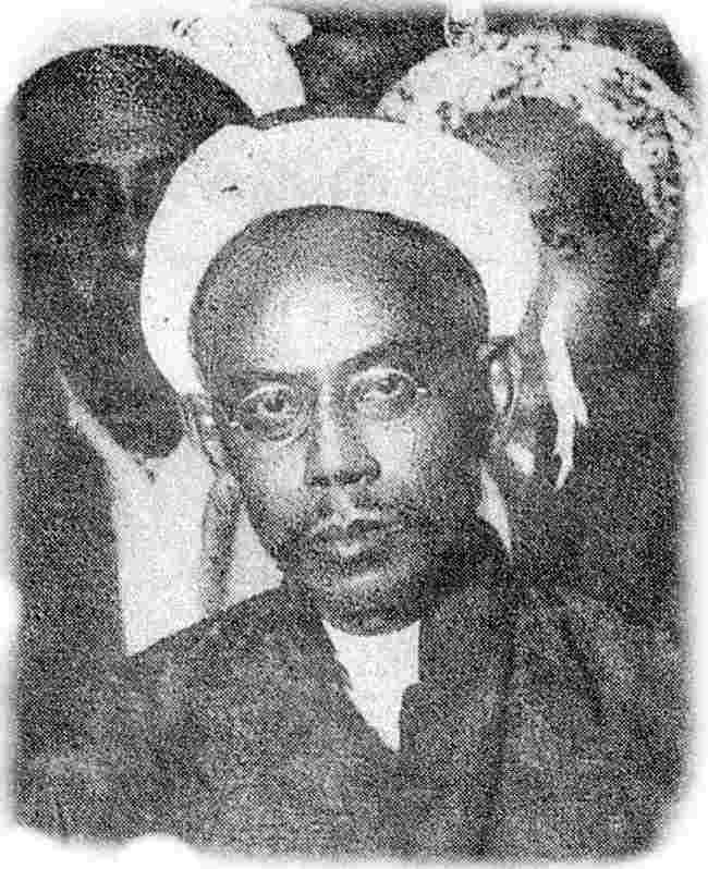 Wan Sulaiman bin Wan Sidek (1874-1935) Sheikhul Islam of Kedah Darul-Aman. A rare photo released after his death contains a caption that reads : - sah37ab