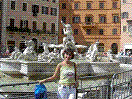 Jaio en la Piazza Navona, con una de las famosas fuentes 