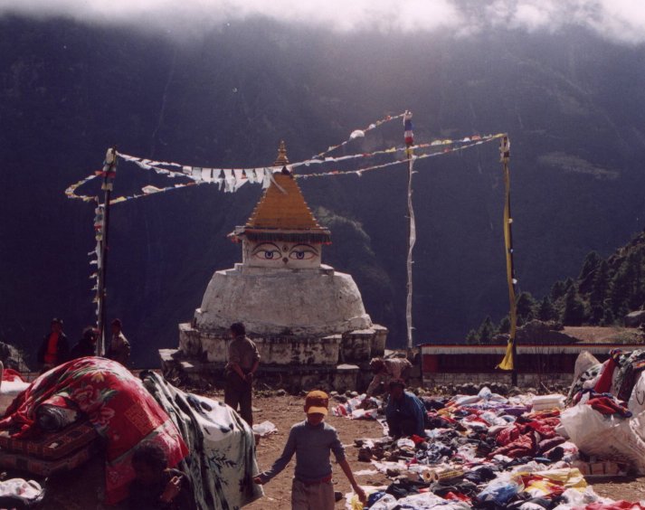 Tibetan traders and stupa