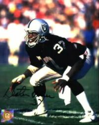 Oakland Raiders Homeport - LESTER CRAIG HAYES ( BORN JANUARY 22,1955 ) IS A  FORMER PROFESSIONAL AMERICAN FOOTBALL PLAYER FOR THE OAKLAND N LOS ANGELES  RAIDERS OF THE NATIONAL FOOTBALL LEAGUE. HAYES