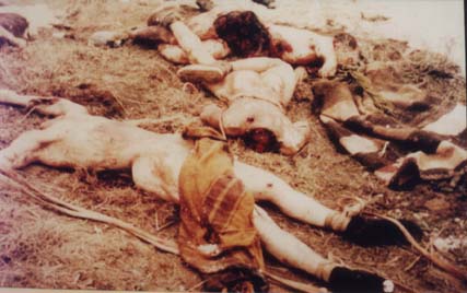 Corpi mutilati dai soldati turchi