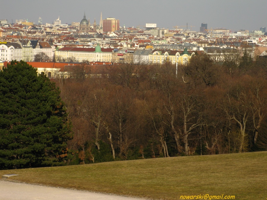 20110315-152044-Vienna-Schonbrunn-8503.jpg