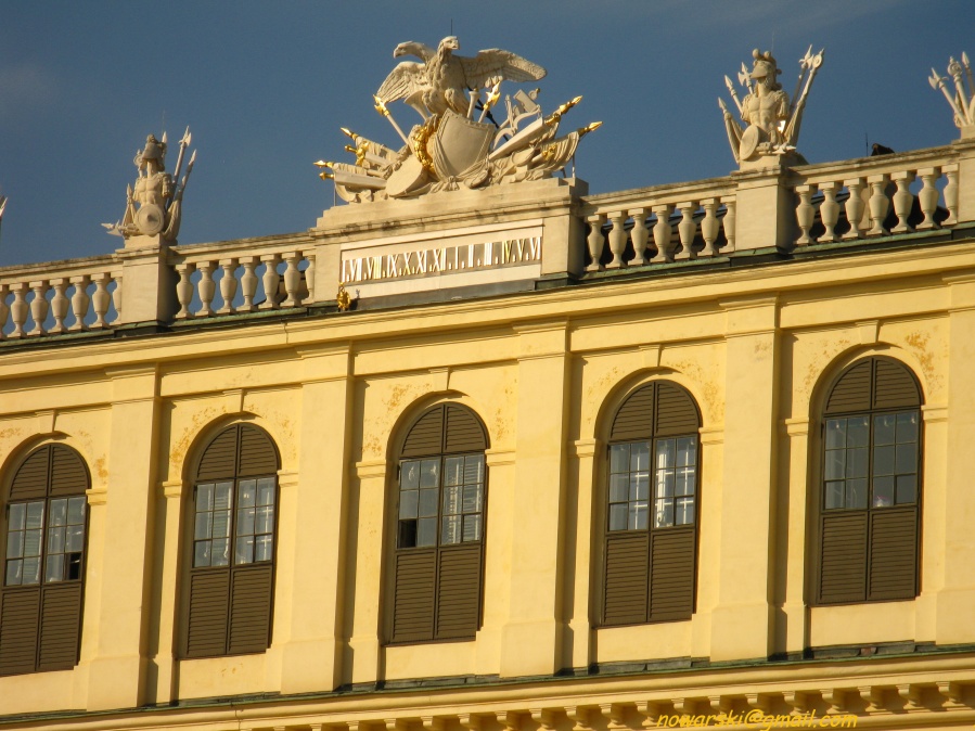 20110315-154922-Vienna-Schonbrunn-8568.jpg