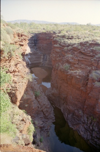 AU104-02r.jpg
