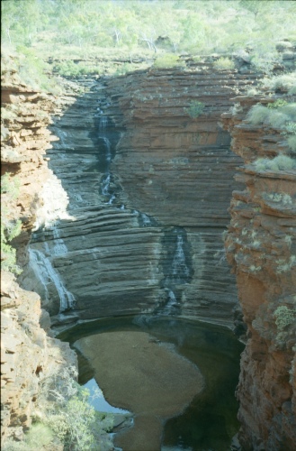 AU104-03r.jpg