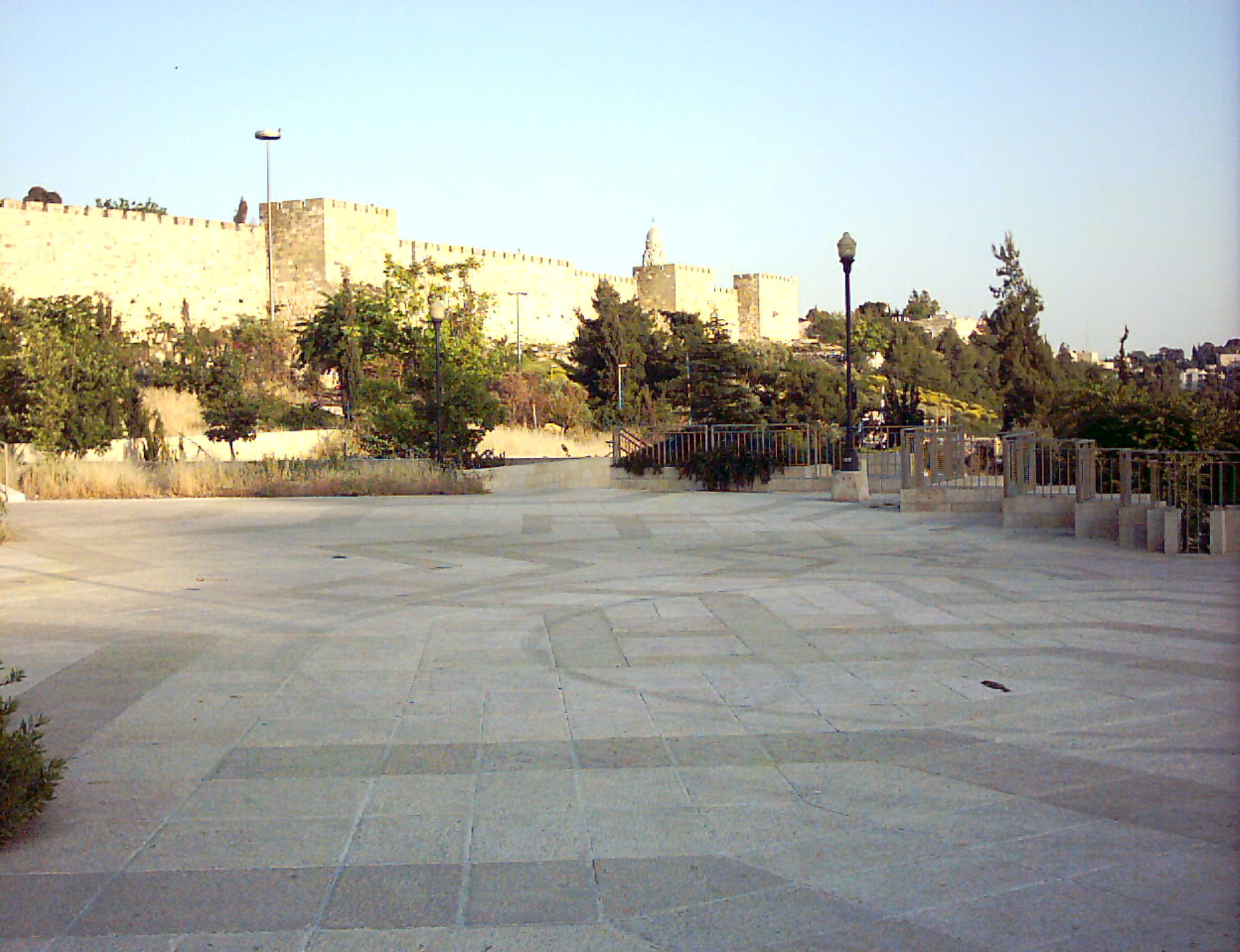 walls-of-jerusalem-old-city-1-21-05-2003.jpg