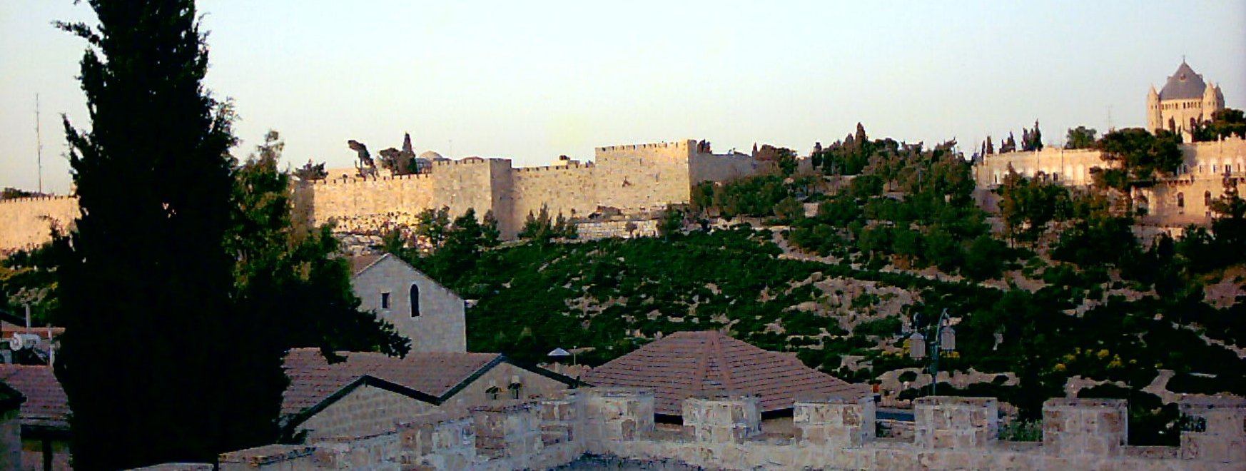 walls-of-jerusalem-old-city-2-21-05-2003.jpg