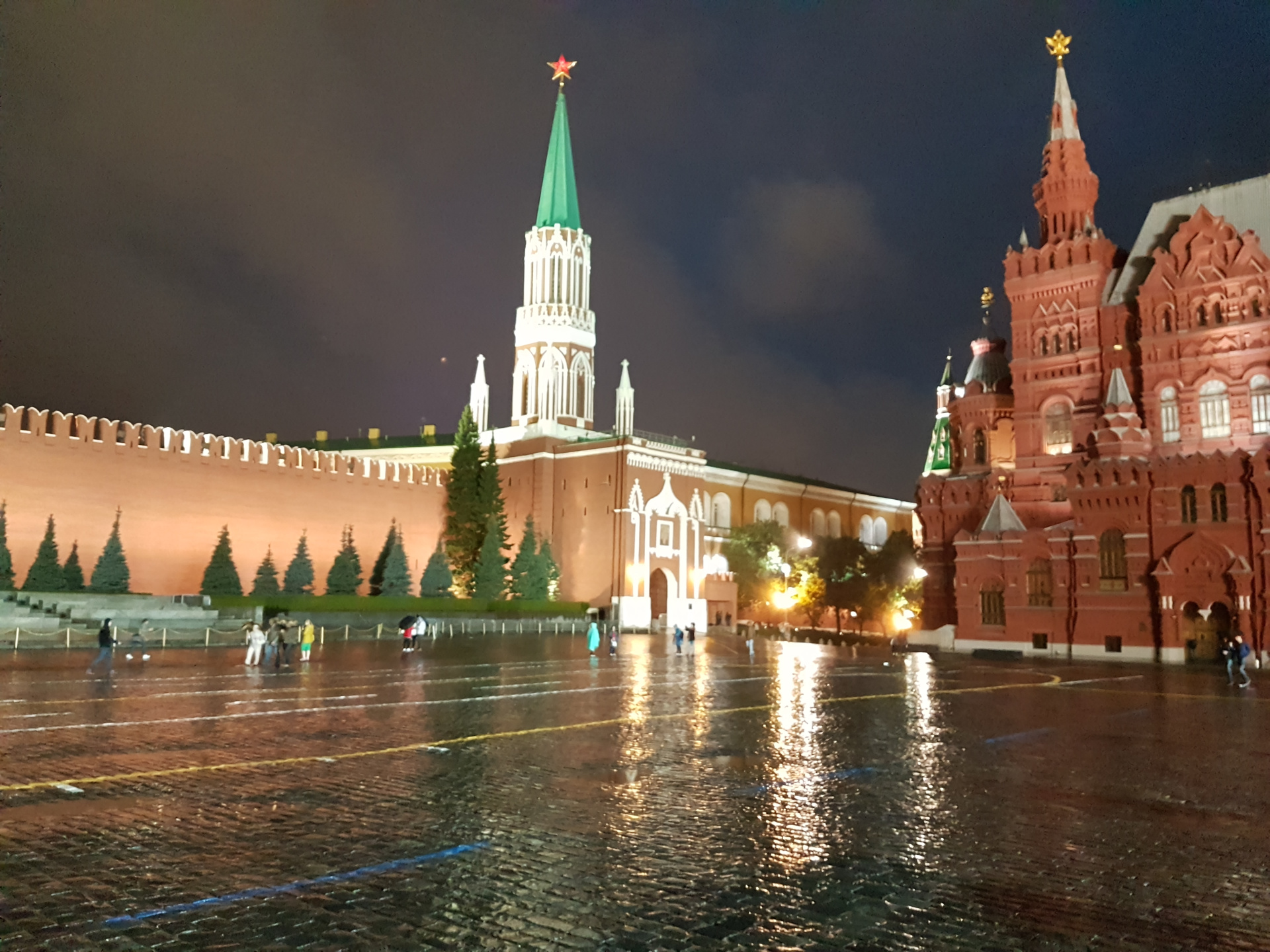 20170707-220940-Moscow-Kreml-Red_Square-SJ.jpg