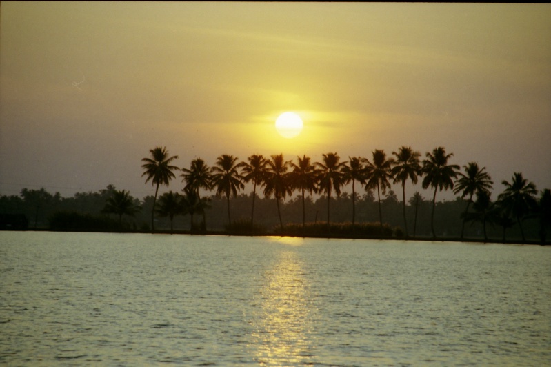 20000200-India-Kerala-Backwaters-sunset-AU301-29.jpg