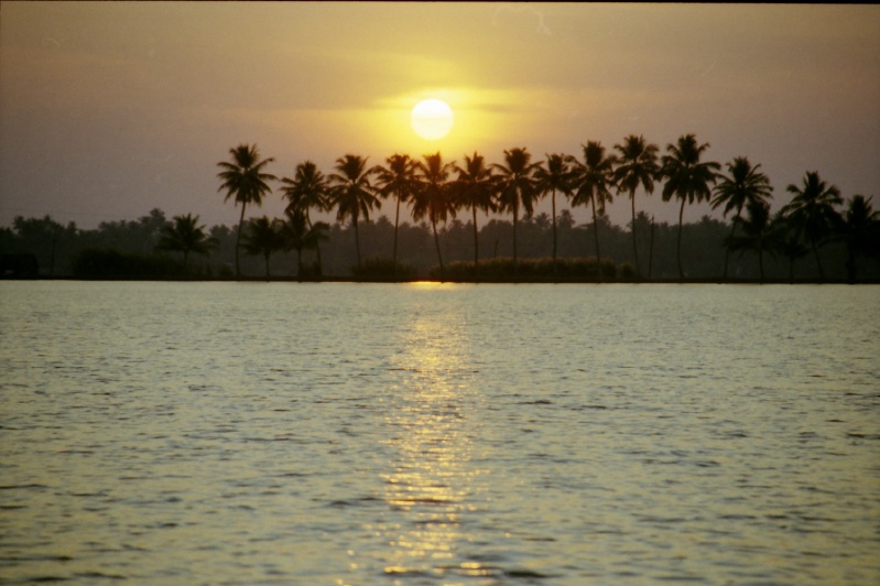 20000200-India-Kerala-Backwaters-sunset-AU301-30.jpg