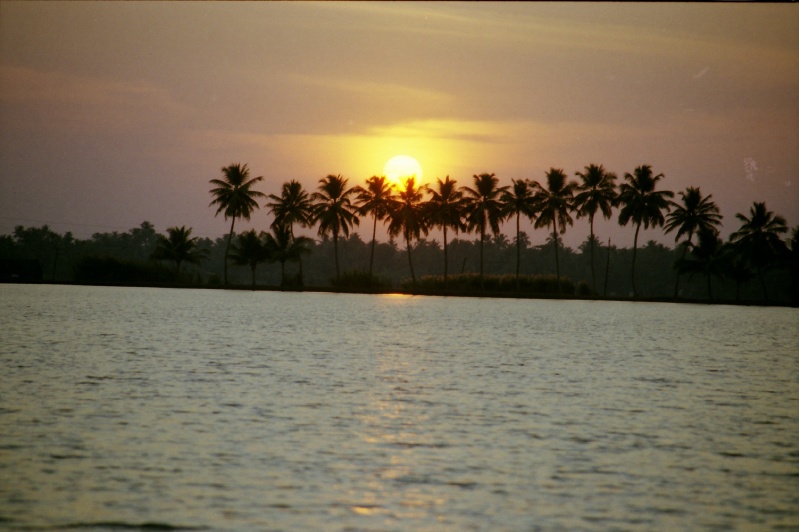 20000200-India-Kerala-Backwaters-sunset-AU301-31.jpg