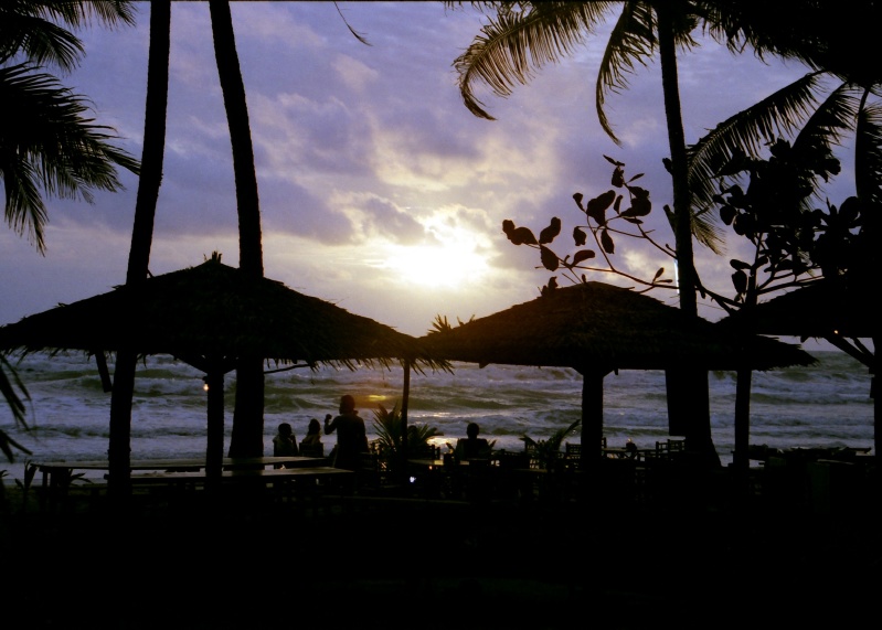 200003-Thailand-Railay-Beach-sunset-AU303-28en.jpg