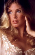 Susan Kiger (Angels Revenge) Miss January 1977. Susan Lynn Kiger was born November 16, 1953 in Pasadena, California. Before she punished MSTies with one of ... - Kiger