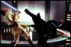 De lo poco bueno de esta peli, la pelea de obiwan y el pocas palabras. Aqu�, usando una detestable tecnica Sith, el golpe por ventosidad de olor repugnante