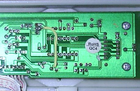 Puntos de soldadura para el cablecillo en la placa del panel frontal