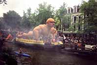Canal �ride parade