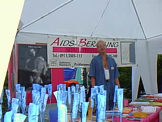 Straenfest '98 - Aids-Beratungs-Stand (19652 Byte)