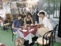 �O�z�̃J�t�F�ɂāB�O�ւ��܂̊ј\�A�m�q����(^^)