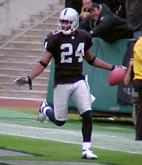 Nov 05, 2001; Oakland, CA, USA; Oakland Raiders CB Charles Woodson