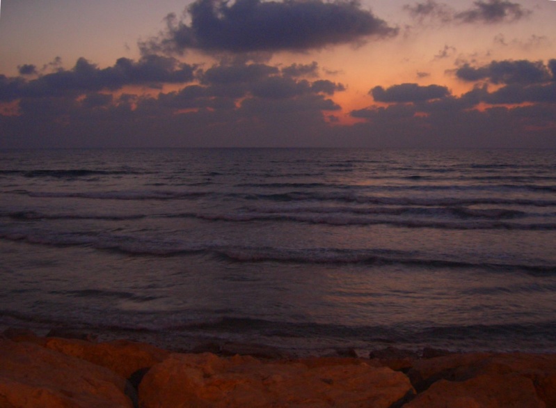 20040822-184428-Haifa-Carmel-Beach-CIMG0729-tr.jpg