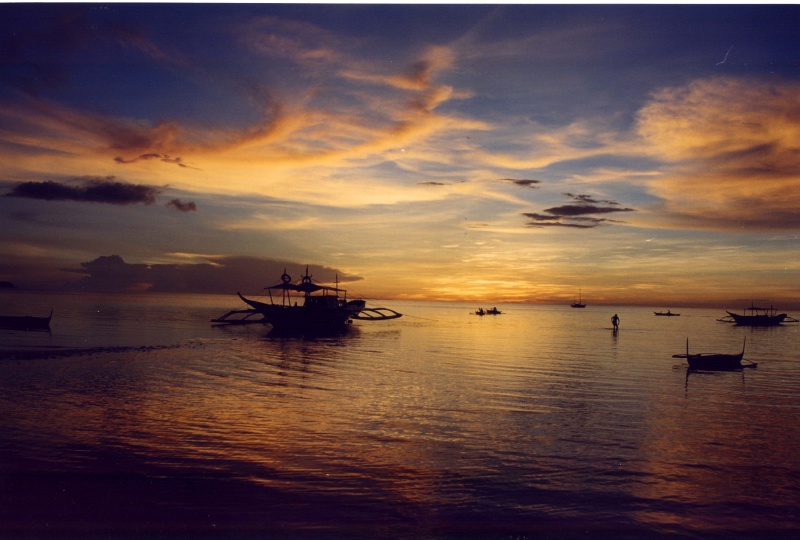 20000430-Philippines-Malapascua-sunset-AU211-37cr.jpg