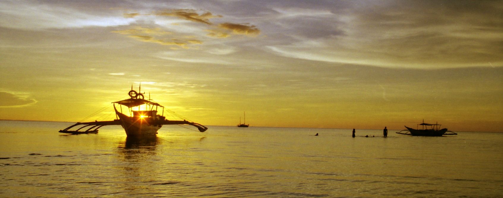 20000430-Philippines-Malapascua-sunset-AU304-25pan.jpg