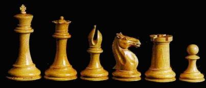 Peças de xadrez: Dama, Torre, Rei, Cavalo, Bispo, Peças não