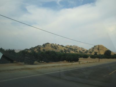 Las colinas al norte de Los Angeles... vamos camino al valle.