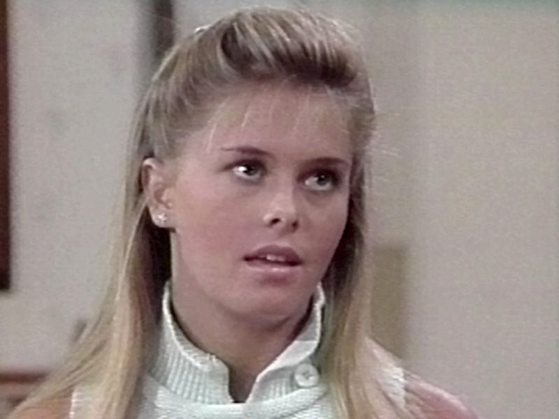 Nicole Eggert on 'Charles in Charge'-Picture Gallery2