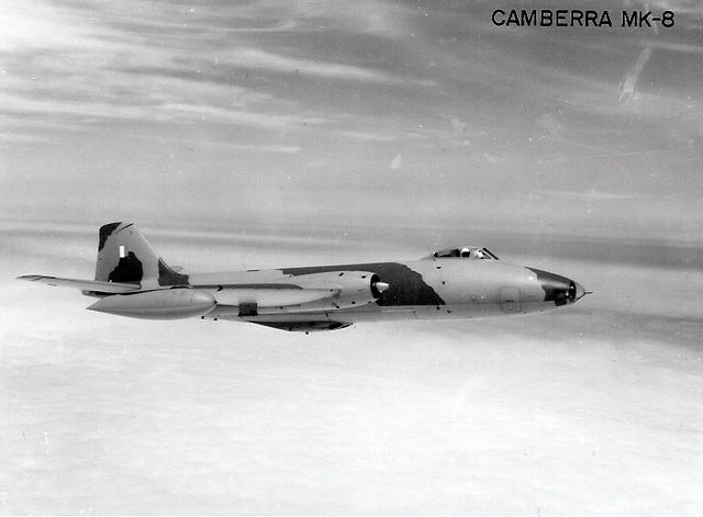 BAC Canberra B (I) Mark-8 peruano con su esquema tctico en color mimtico