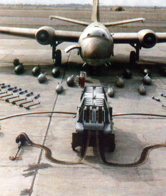 Frontal de Canberra Mk.68 peruano. Bombas. Cohetes.