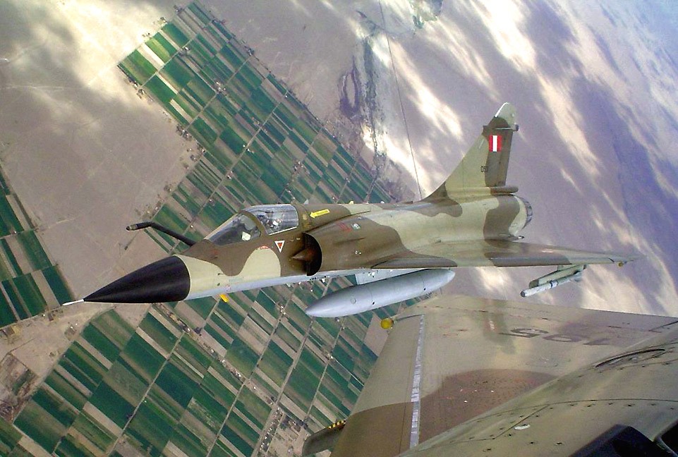 avion cazabombardero interceptor supersnico de superioridad area Mirage 2000/P de la FAP