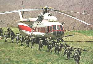 Helicptero de transporte Mi-17 de la Aviacin del Ejrcito del Per