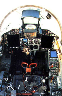 Foto nmero 1: Cockpit Mig-29 SMT. Fuerza  Area del Per.