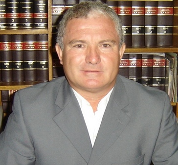 Dr. Carlos E. Silva