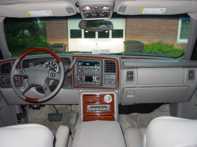 2003 Cadillac Escalade