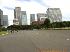 Marunouchi view from Tokyo Chiyoda-ku Imperial Palace and Park	20071020-134530-3603.jpg
