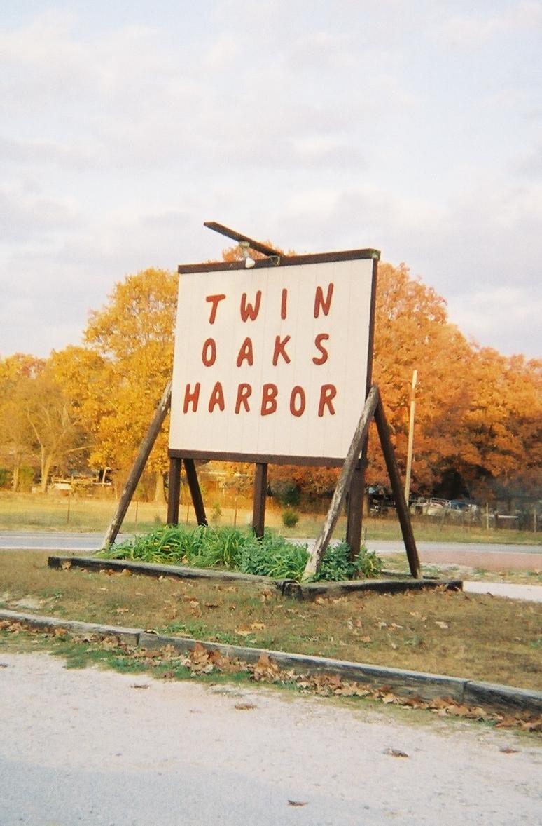 Twin Oaks Harbor - Lowry City, MO